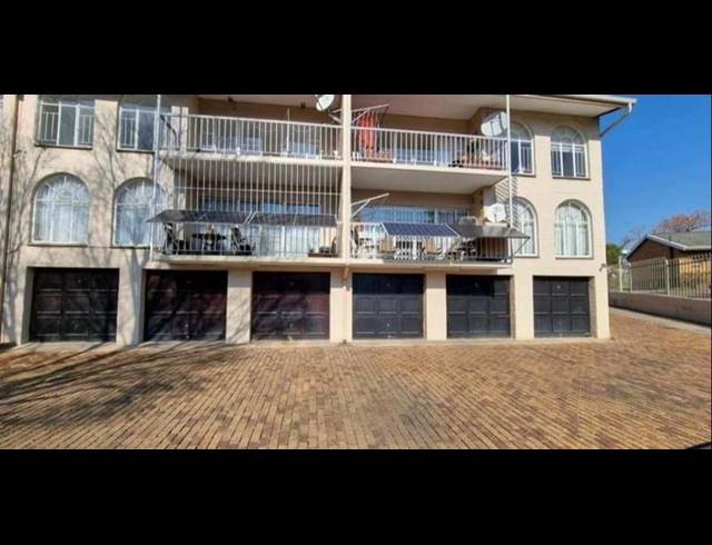 3 BEDROOM TOWNHOUSE FOR SALE IN SOUTH CREST